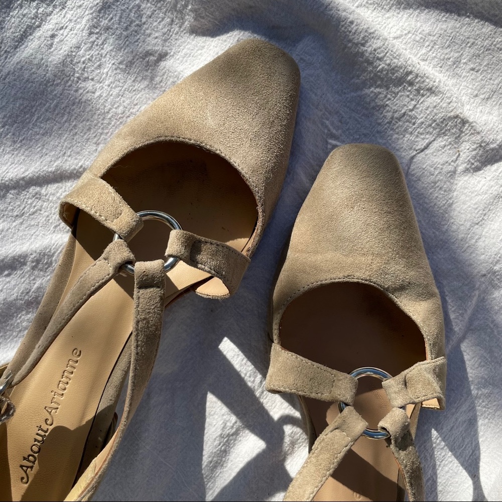 NOT FOR SALE- About Arianne Coral in Grey - Picture 1 of 6